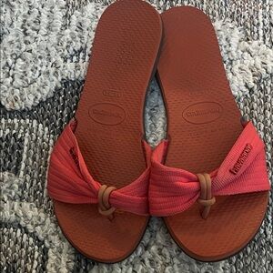 Havaianas Women's Coral Red Knotted Fabric Slide Sandals